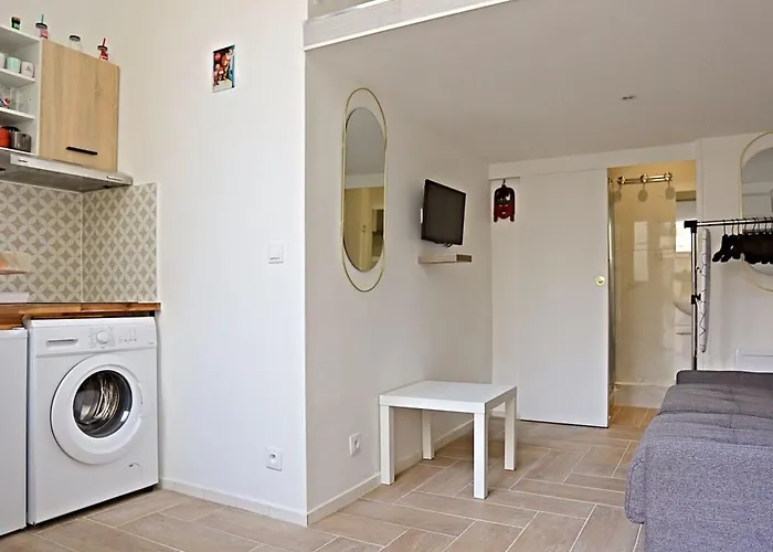 Beautiful 11st District Paris