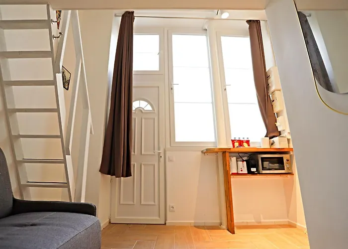 Beautiful 11st District Appartement Parijs
